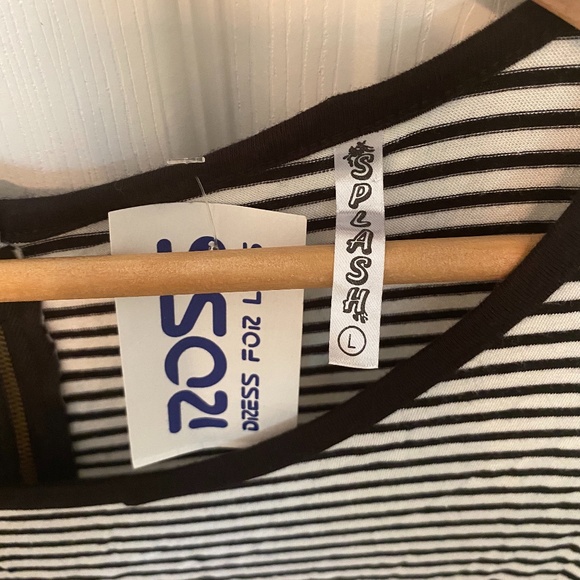 Zipper Back Striped Tee - Picture 3 of 6